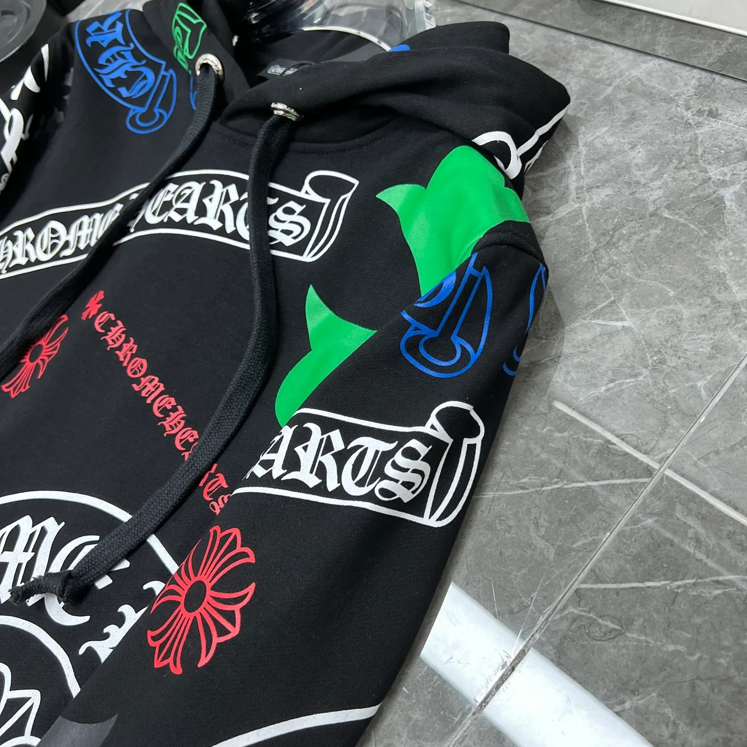 P260 Chrome Hearts 🍁Autumn and Winter🍁 2025 Simultaneous sales at counters❤️ Chrome logo limited online hooded sweatshirt Imported environmentally friendly glue printing and dyeing Improved customized version 1:1 high-gram weight high-quality fabric 🌈Recommended colors: black white 🌈 Size: S, M, L, XL